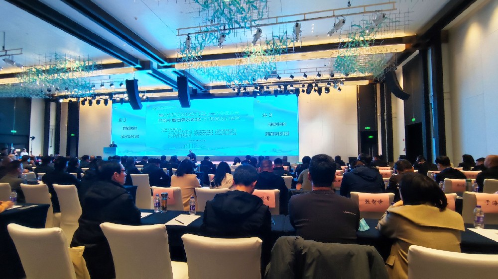 河南省城鎮(zhèn)供水協(xié)會年會在鄭州隆重召開，豐博智能水聯(lián)網(wǎng)與供水行業(yè)專家共話安全供水，高品質(zhì)飲水